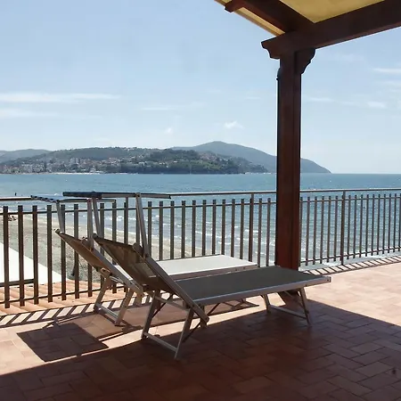La Darsena فندق أغروبولي