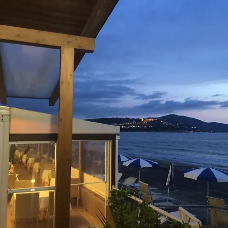 La Darsena فندق أغروبولي